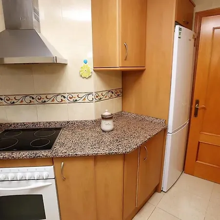 Modern In With Sea And Mountain View 카라펠