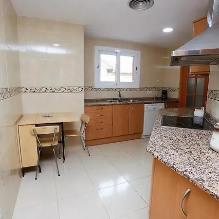 Modern In With Sea And Mountain View * 카라펠